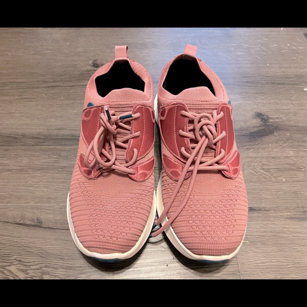 Vessi Shoes Women’s Size 9